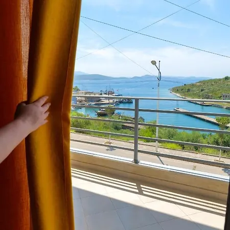 La Vista Del Marine Apartments *