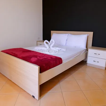 La Vista Del Marine Apartments *