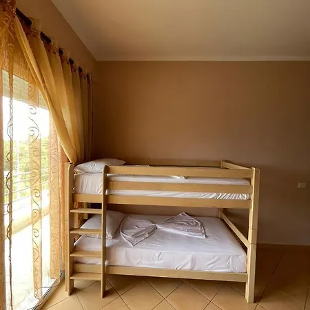 La Vista Del Marine Apartments